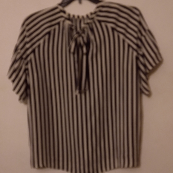 LOFT black and white blouse - Picture 7 of 7